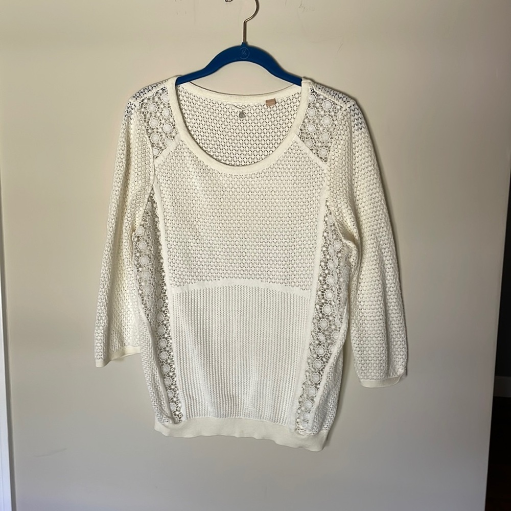 White lace spring Anthropologie Knitted & Knotted 3/4 sleeve crewneck sweater🌻